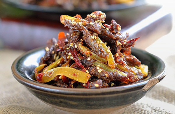 石家莊專業(yè)廚師學(xué)校教您：干煸牛肉的3種做法